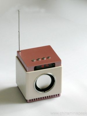 Cube makulay na mini speaker na may pag-andar ng alarm clock USB sound card at card reader - Imahe 4