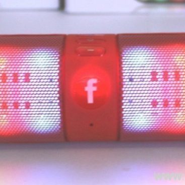 Trådløs Bluetooth højttaler med LED lys viser for DJ og FM radio 4