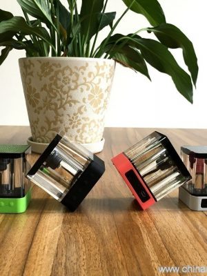 Mini bluetooth laŭtparolilo kun Lumo - Bildo 6