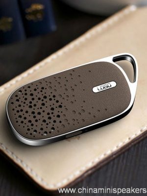 Mini Clip bluetooth Speaker with usb charger - Image 4