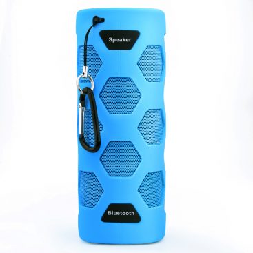 sports-waterproof-bluetooth-speaker-with-carabiner-21