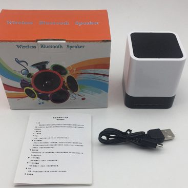 desktop-wireless-soundbox-with-led-screen-bt4-0-hands-free-multifunctional-alarm-clock-bluetooth-speaker-02