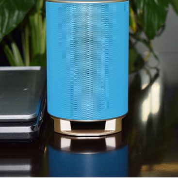 hifi-bluetooth-speaker-with-phone-stand-04