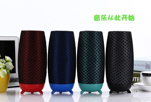 portable-wireless-outdoor-subwoofer-with-stereo-bass-super-loud-sound-cloth-bluetooth-speakers-02 Portable Outdoor Cloth Bluetooth Subwoofer, Super Loud Bass